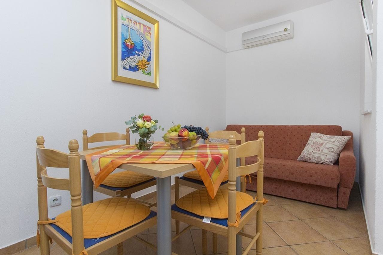 Apartments Dalibor Vodice Buitenkant foto